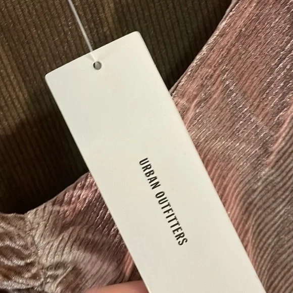 🛼 {PRICE FIRM} UO Ruched Ribbed Cropped Top - Picture 6 of 6